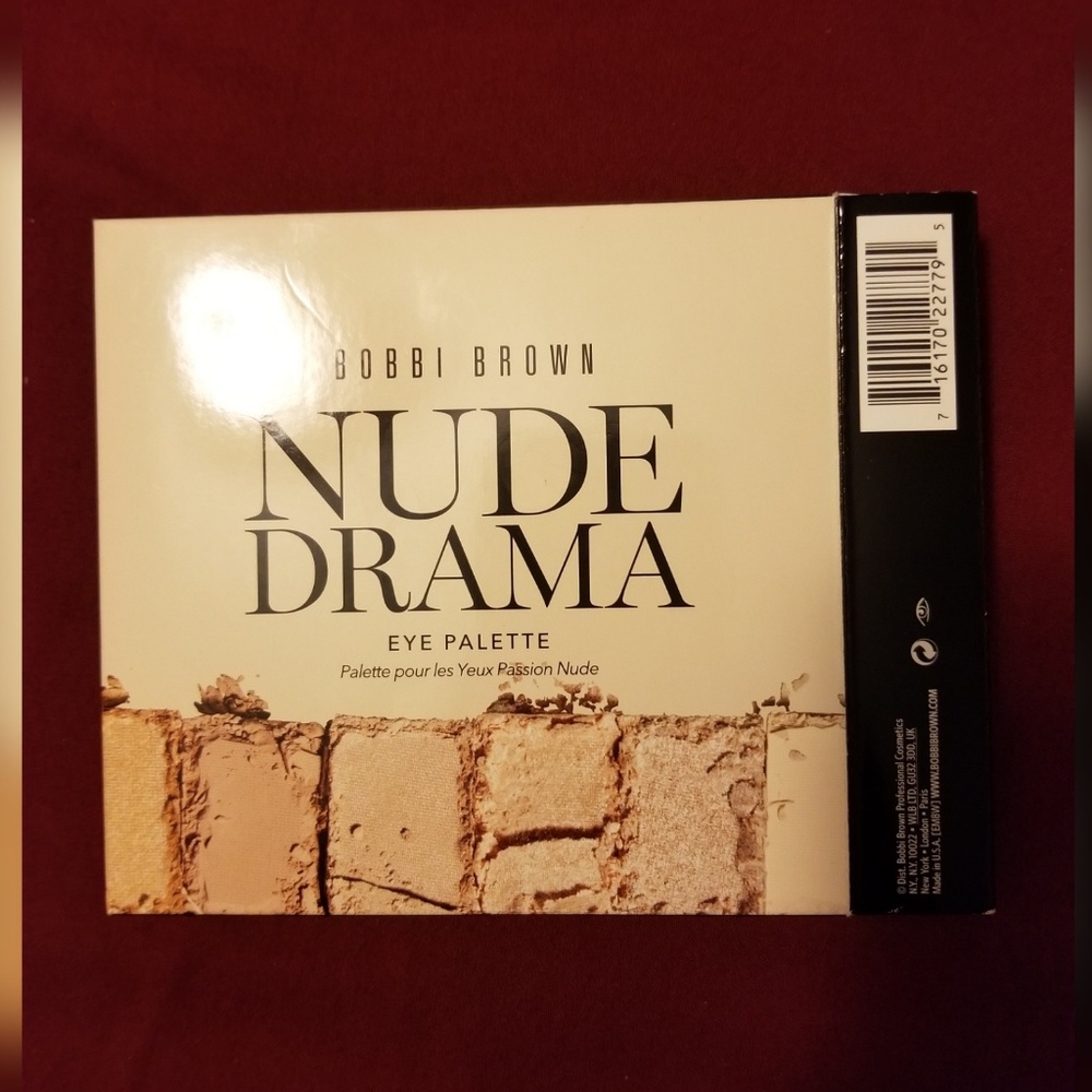 Nude Drama eyeshadow palette